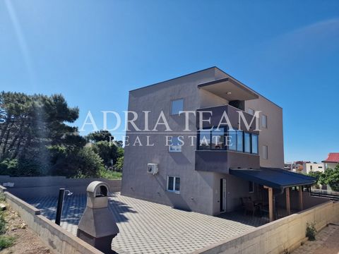 For sale APARTMENT on the ground floor of a residential building in Povljana on the island of Pag. PROPERTY DESCRIPTION: - kitchen; - living room and dining room; - 2 bedrooms; - bathroom; - storage room under the stairs; - covered terrace (59.76 m2)...