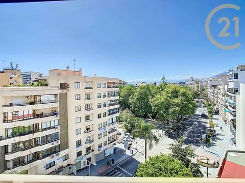 REFERENCE C0143-00023 Welcome to luxury and comfort in the heart of Marbella. This extraordinary apartment for sale is located in one of the most desired locations in the city. With almost 200 square meters of floor space, this property offers except...