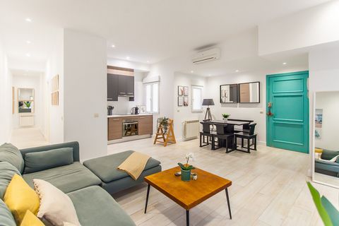 Step into this modern and fully equipped basement apartment located in the heart of Madrid on Calle Lope de Vega. Offering easy access to all the city has to offer, this renovated space features two spacious bedrooms, each furnished with a comfortabl...