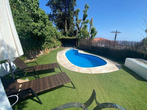 Set in the hills above Marbella, just 5 min drive to large shopping centre with supermarket, 10 min drive to beach, sea views AC, open fireplace, private parking, private pool, large kitchen, wooden floors, Spanish finca with modern touches, ideal fo...