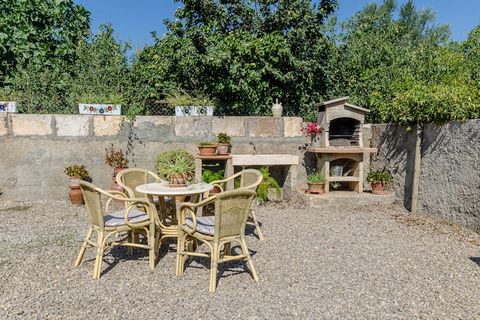 Deze charmante finca in Búger, gelegen in het serene noorden van Mallorca, biedt een perfect toevluchtsoord voor maximaal 4 gasten. De accommodatie beschikt over twee gezellige slaapkamers, een met een tweepersoonsbed en de andere met twee eenpersoon...