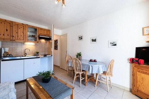 Este agradable estudio con capacidad para 4 personas está situado en la residencia Les Gentianes en una zona tranquila, con una hermosa vista a las montañas. La residencia está cerca del centro de Saint Lary Soulan y de sus tiendas. En el segundo pis...