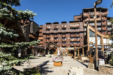 Położona w samym sercu kurortu Alpe d'Huez, Résidence L' Ours Blanc doskonale wtapia się w górski krajobraz z tradycyjną architekturą, a jednocześnie jest nowoczesna dzięki wielopoziomowym dachom. Galeria handlowa znajduje się u podnóża Twojej wypoży...