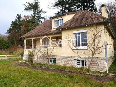 Charmante maison à Poligny (77167) – Entre tranquillité et confort, à la croisée de la ville et de la campagne Dans le charmant village de Poligny, cette maison se distingue par son cadre de vie exceptionnel, nichée en pleine campagne tout en étant à...