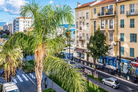 Ce charmant appartement, idéalement situé à quelques pas de la plage et de l'emblématique Promenade des Anglais, offre le point de départ idéal pour un séjour mémorable à Nice. Avec un agencement spacieux de 50 m², l'appartement peut accueillir confo...