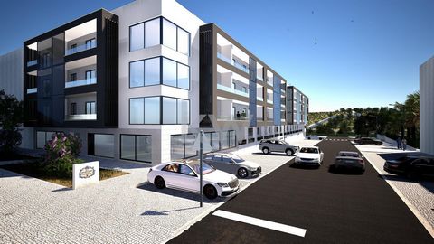 This new development in Loulé presents itself as an attractive opportunity for both permanent residence and holidays. Still under construction, it is located in the heart of the Algarve, in the city of Loulé, recognized for its beauty and quality of ...