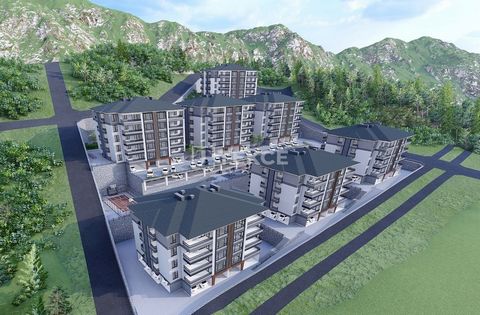 Appartementen te koop met Uitzicht op Zee en de Natuur in het Centrum van Araklı Araklı, een van de grootste districten van Trabzon, blijft het middelpunt van de belangstelling van investeerders. Grote vastgoedprojecten die de afgelopen jaren zijn ui...