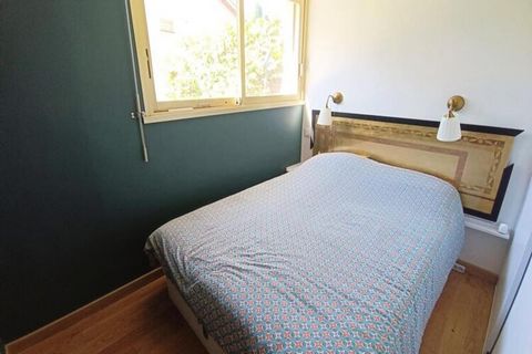 Ce charmant appartement de 34 mètres carrés à Nice offre un mélange idéal de confort et de commodité, parfait pour accueillir jusqu'à quatre personnes. Situé dans une résidence calme, cet espace climatisé et entièrement rénové dispose d'équipements m...