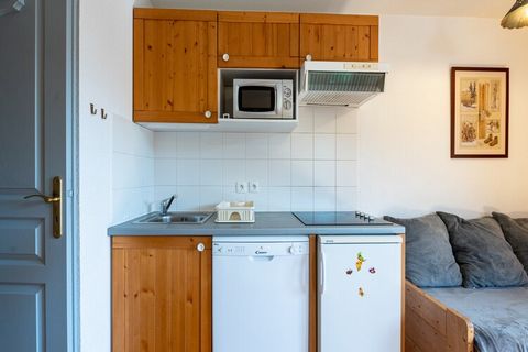 Het appartement in Saint-Sorlin-d´Arves heeft 2 slaapkamer(s) en kan gereserveerd worden tot 6 personen. Accommodatie De accommodatie heeft een oppervlakte van 40 m² isgezellig ingerichte en is volledig uitgerust, met uitzicht de bergen. De woning be...