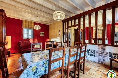 Welcome to this large cottage with authentic charm, ideally located in the heart of the city. between sea and countryside, a few steps from the majestic cliffs of the Albâtre coast. This setting of serenity is perfect for holidays with family or frie...