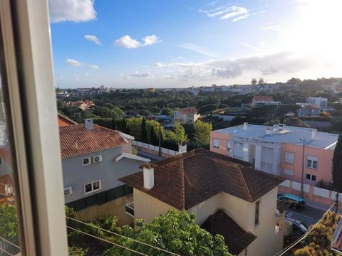 Kabeljauw. 7049 Appartement met 2 slaapkamers gelegen in Amoreira, op een paar minuten van ALDI. A5, het platteland van Estoril Praia en een paar minuten van Cascais. Het heeft 2 slaapkamers, een balkon met brutaal uitzicht op de bergen en de zee, me...