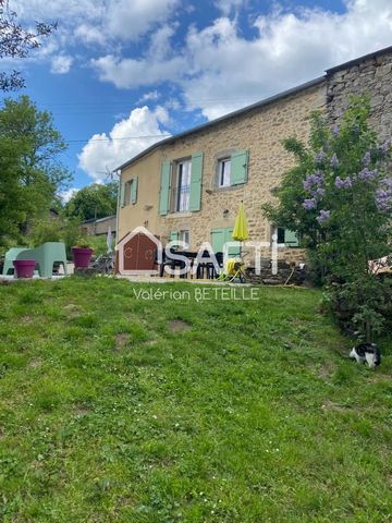 Situated in a peaceful hamlet just 15 minutes from La Salvetat-sur-Agout, this 124 m² property will appeal to lovers of nature and tranquillity. The property comprises : - A spacious 66 m² single-storey loft offering a bright, welcoming space, perfec...