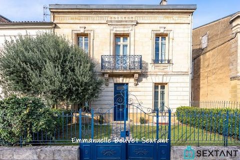 It is in a privileged location of Bergerac that is located this elegant bourgeois house with generous volumes where the vestiges of life in the 19th century rub shoulders with modern comfort. From the entrance, you are seduced by a superb hall in 3 p...