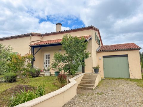 House of traditional construction of 1983, located in a village with all amenities, with 5 bedrooms, an adjoining garage, and a fenced garden of 1,046 m2. Quiet location, not isolated. 150 m2 of living space. A large entrance; a kitchen of 15 m2 with...