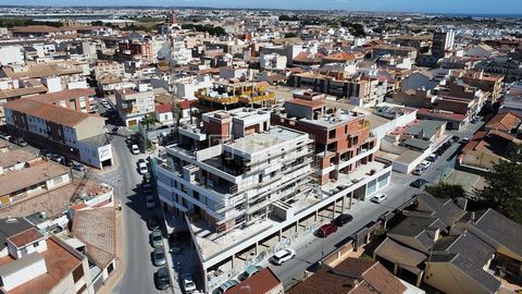 Eleganti appartamenti con due e 3 camere da letto a San Pedro del Pinatar, Murcia Residenze dal design elegante situate nella ricercatissima San Pedro del Pinatar, un'affascinante città adornata dallo splendore della regione spagnola di Murcia, quest...