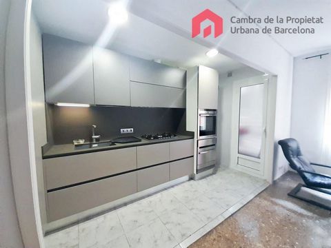 4-bedroom apartment near Plaza Lesseps, In the Argentine Republic, near Plaza Lesseps and Turó del Putxet Park. The Chamber of Urban Property of Barcelona offers a house with 4 bedrooms, two doubles and two singles, bathroom, toilet, living room with...