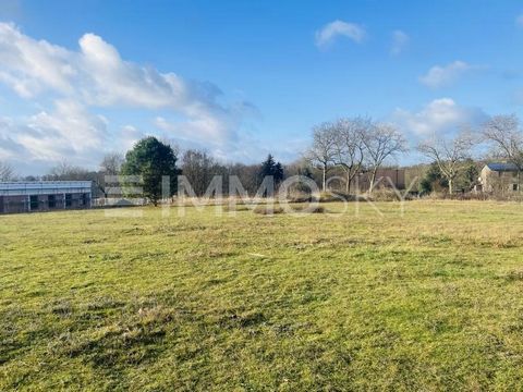 Bent u op zoek naar uw toekomstige familieoase? Deze volledig ontwikkelde bouwgrond beslaat een totale rechthoekige oppervlakte van ongeveer 1.530 m² en vormt een perfecte basis voor uw eigen familienest. Hier verenigen bouwgrond en groene ruimte zic...