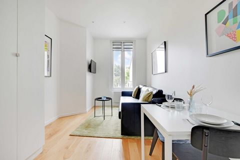 Checkmyguest ofrece este estudio de 16 m² en Nanterre, ideal para 2 personas, situado en el primer piso al que se accede por escalera. Disfruta de un diseño contemporáneo, una cocina totalmente equipada y una ubicación práctica. La situación geográfi...