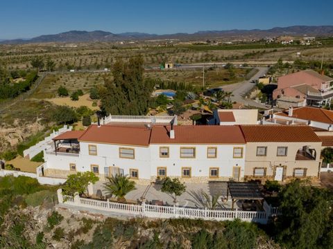 Original cortijo totally refurbished and turned into a luxurious B B with 5 apartments 1 suite with bathroom laundry room swimming pool garden several terraces and roof terrace This property is on a 8621 m² plot in the outskirts of Albox Since this B...