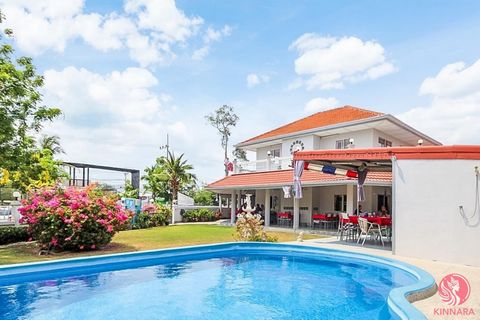 Gästehaus - Restaurant - BangSaray Grundstücksgröße 592 m² Zum Verkauf 6.600.000,- Baht Eine Poolvilla mit Café/Restaurant zum Verkauf in Bangsaray, Chonburi. Bestehend aus 4 Schlafzimmern, 4 Bädern auf 592 Grundstücken. Die Rückseite des Hauses biet...