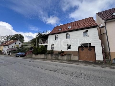 This lovingly modernized detached house from 1936 is located in the idyllic and quiet district of Dürrwangen, Balingen. With a living space of approx. 120 m², the house offers generous space for a family and convinces with its successful room layout....