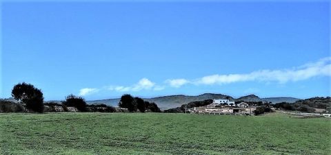 Das zum Verkauf stehende charmante landhaus liegt inmitten eines wohlhabenden landwirtschaftlichen Anwesens, das weithin für seine handwerkliche Herstellung von Käse außergewöhnlicher Qualität bekannt ist. Die modernen Käseherstellungsanlagen sind um...