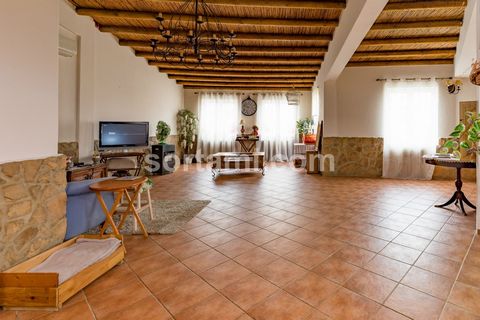 House with three bedrooms in a rustic style in the centre of Quarteira! Decorated with a rustic style and special features, this property consists of two floors of around 125m2 each and a large roof terrace, perfect for outside meals, for those which...