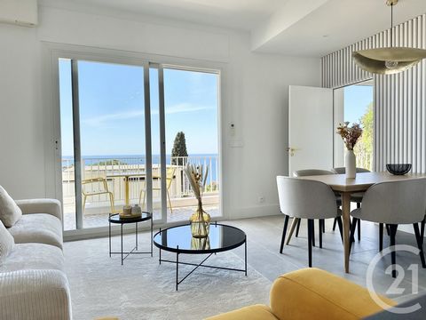 Magnificent 2 bedroom apartment completely renovated with luxury materials, in a luxury residence, sold fully furnished and decorated, the living room and master bedroom opening onto a large south-facing terrace, benefiting from a very beautiful sea ...