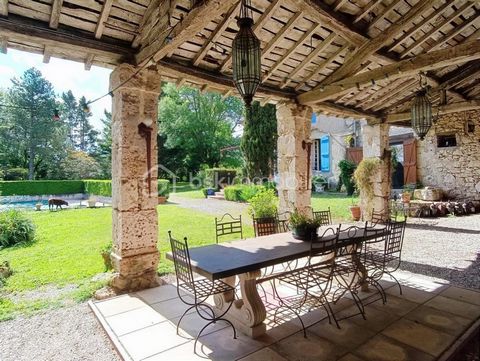 Only 10 kilometres from Lectoure and 30 minutes from Agen, this splendid property offers picturesque views of the surrounding valleys. Its vast garden of almost 8500 m² and its magnificent swimming pool invite you to discover an idyllic setting for a...