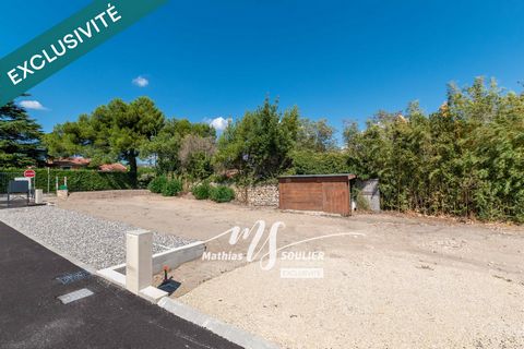 Terrain constructible plat, viabilisé, avec permis