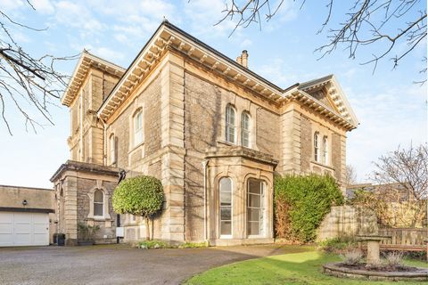 The Beacon – A Magnificent Victorian Gem in the Heart of Clevedon Nestled in the sought-after Victorian seaside town of Clevedon, The Beacon is an exquisite semi-detached Victorian home offering a harmonious blend of timeless elegance and modern comf...