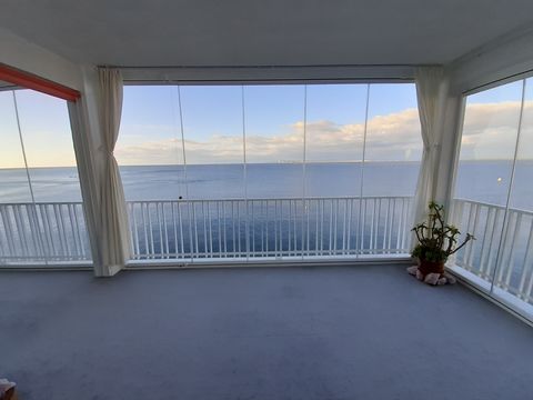 Impressive sea and mountain view for this 3 bedrooms Front Line top Floor Apartment For Sale in Roses Costa Brava Spain Esales Property ID: es5553298 Property Location Edificio DELFIN Apt 9A – Escalera Uno Careterra de Canyelles No 10 17480 Roses Gir...