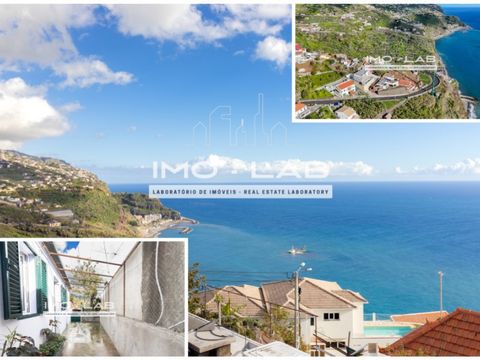 Wir präsentieren diese charmante Villa mit 1+1 Schlafzimmern in der malerischen Gegend von Zimbreiros, in Tabua, Ribeira Brava. Ideal für diejenigen, die einen ruhigen Kurzurlaub mit hervorragender Sonneneinstrahlung suchen, bietet diese Immobilie Ko...