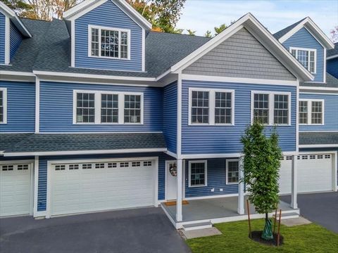 NEW CONSTRUCTION Tri-Level TOWNHOMES Highly sought after limited-production Salem, NH townhomes tick all the boxes, blending convenience with sophistication. Adjacent to all that Tuscan Village has to offer, these homes are just over the MA border in...