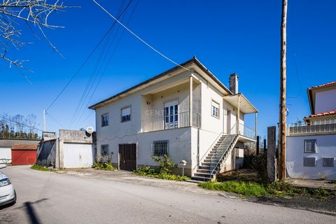 Ausgezeichnete Investitionsmöglichkeit oder dauerhafter Wohnsitz. Möglichkeit, sich kostengünstig in 2 Häuser umzuwandeln und eine gute Rendite zu erzielen. Das Hotel liegt in einer ruhigen Umgebung neben dem Grünen, nur 10 Minuten von Leiria entfern...