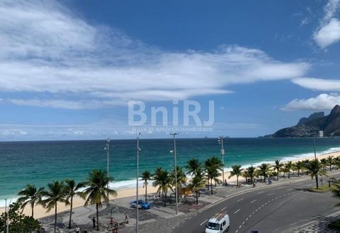 IPANEMA! Uitstekend appartement met prachtig uitzicht op zee, 3 slaapkamers, 2 suites, kast in een van hen, sociale badkamer. Woonkamer, keuken en serviceruimte. De kamer van de meid is omgebouwd tot een kast, maar kan desgewenst met gemak worden omg...