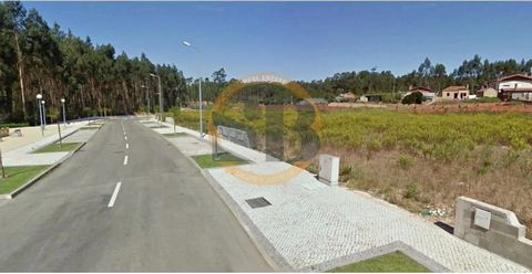 Lotes de Terreno para Construção em Albergaria a Velha Lotes para construção de moradias unifamiliares Moradias essas de rés do chão e andar com garagem e anexos, Encontram se muito bem localizadas inseridas numa urbanização calma e familiar. Os preç...