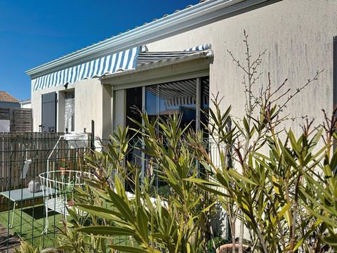 Pavillon récent situé à Cozes