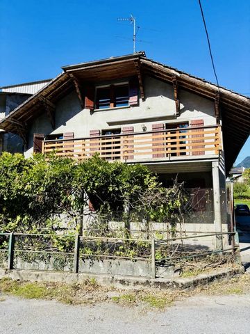 Fillinges: Vaste Maison de village mitoyenne à rénover...