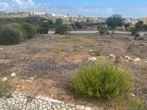 Urban plot with 279 m2 for construction of a detached house in the Parish of Mexilhoeira Grande, Council of Portimão. Situated in a quiet area with good access, close to the city, between Portimão and Lagos, a few kilometers from the beautiful beache...