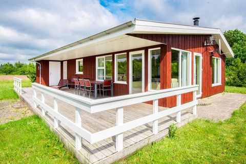 Holiday cottage located in the scenic and family-friendly area of Hovborg. The house is bright and tastefully furnished with comfortable furniture and good beds. The well-furnished living room has wood-burning stove, TV. The bedroom with bunks has TV...