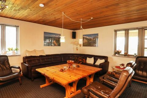 Large and spacious cottage with whirlpool and sauna as well as various activities overlooking the dunes located on a 2500 m & # 178; large natural plot in quiet surroundings by Vrist. The North Sea is quite a few hundred meters from the house. There ...