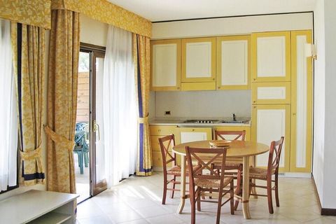 Top location: Beautiful and quiet residence with direct access to the beach and a great view of the peninsula of Sirmione and Desenzano on the south-western part of Lake Garda. The modern apartments are housed in terraced houses grouped around a spac...