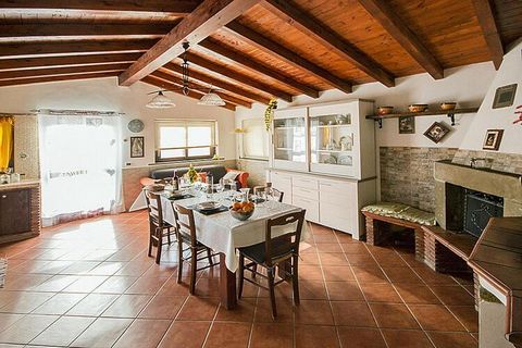 On a plot of 500 square meters: holiday home with private pool and panoramic view. The typical decor and the beautiful surroundings make your holiday something very special. The elements water and fire play a major role in this. Take advantage of Fra...