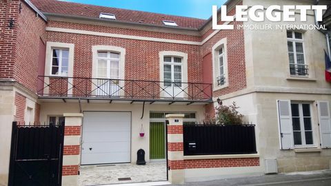 A26441JEH60 - Quietly nestled in a cul-de-sac, a stone's throw from the city center of Clermont de l'Oise, this luxury T4 apartment is Equipped with a courtyard, private parking and garage, this elegant south-facing accommodation -west has undergone ...