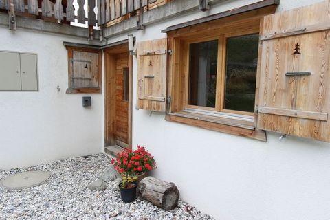 This detached chalet in La Tzoumaz is located 250 metres from the ski slopes of the Les 4 Vallées ski area. The accommodation comfortably accommodates several families or groups of friends. The house is 300 m from the ski lift to the ski slopes and t...