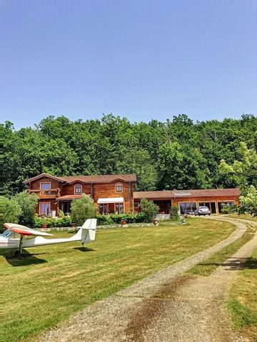 Residence, indoor pool, aerodrome 15 minutes north of Tarbes discover this beautiful ecological house of 165m ². It offers a beautiful living room composed of a kitchen open to living room, a living room with terrace, three master suites with bathroo...
