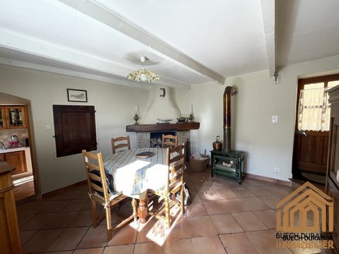 In the Commune of Sainte-Colombe (05700), your Buech Durance Immobilier agency in Tallard offers for sale this village house of about 62m2. It is composed on the ground floor of a separate kitchen, a dining room and a shower room with toilet. Upstair...