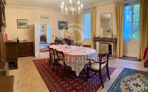 Discover the timeless charm of this bourgeois house, a real estate treasure of 290m2 where elegance and space meet, transporting everyone into the enchanting atmosphere of the Belle Époque. The 11m2 entrance reveals an open space, revealing a generou...