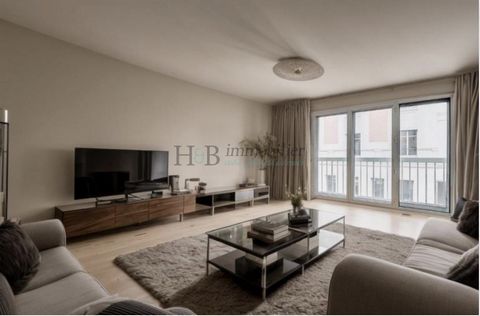 In a luxury condominium, the H&B real estate group is pleased to present this beautiful apartment, located on the 2nd floor with elevator. The entrance has a wardrobe and a storage cupboard. It leads to the living room and a separate kitchen, facing ...